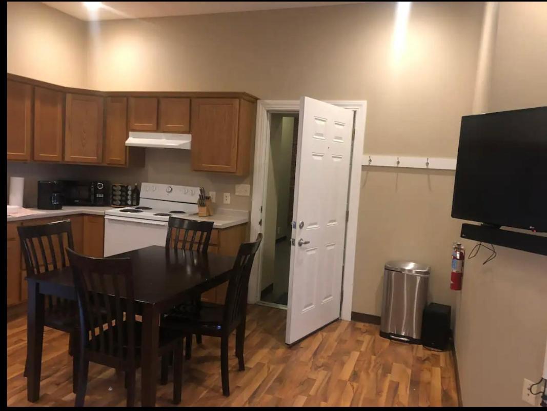 Jefferson Street Loft 20 Day Minimum Stay 伯灵顿 外观 照片